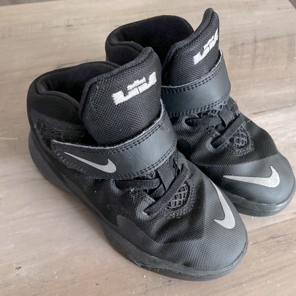 Nike Lebron Basketball Shoes